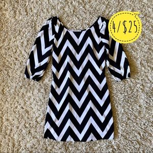 EUC chevron style top